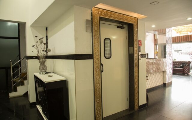 OYO Premium Nagpur C A Road