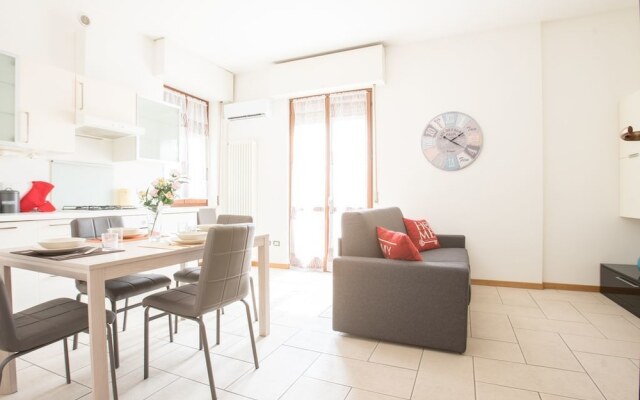 Bright Apartments Desenzano - Gramsci City Centre