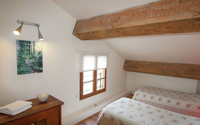 Gorgeous Holiday Home in Roussines With Terrace