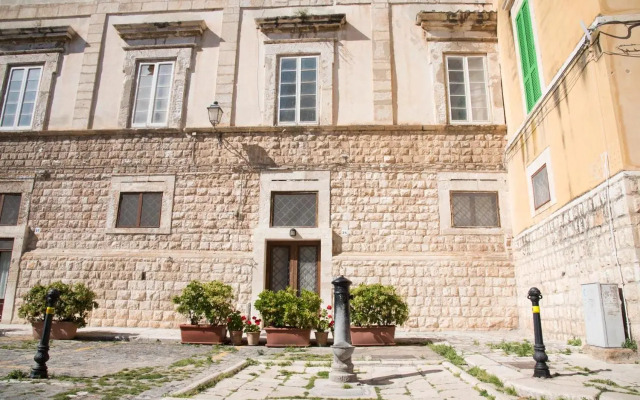 Piazza Duomo - Medieval Puglia's House