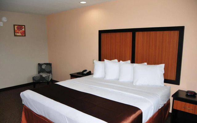 Paradise Inn & Suites