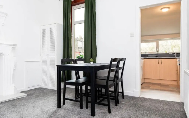 5 Individual Beds - Free Parking