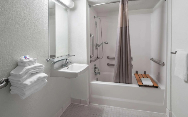 Motel 6 Carpinteria, CA - Santa Barbara - South