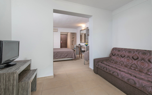 Lagomandra Hotel and Spa