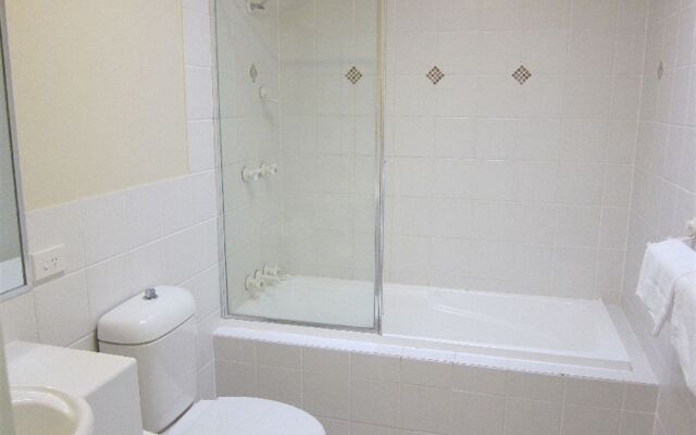 Byron Lakeside Holiday Apartments
