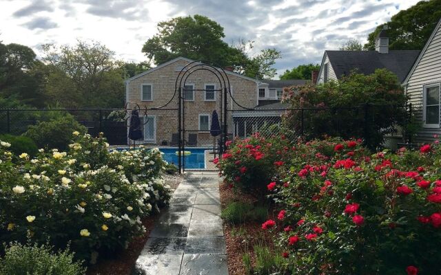 The Platinum Pebble Boutique Inn - Adults Only