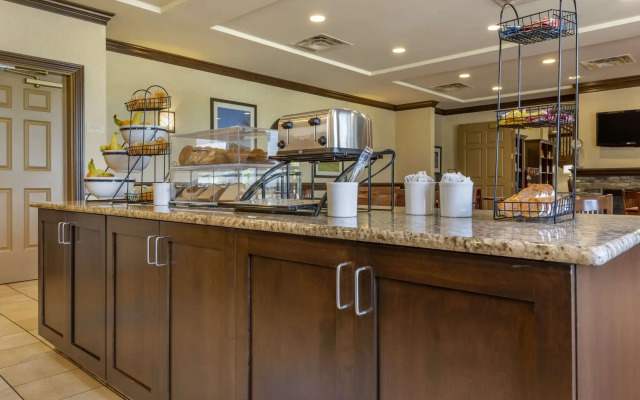Comfort Inn & Suites