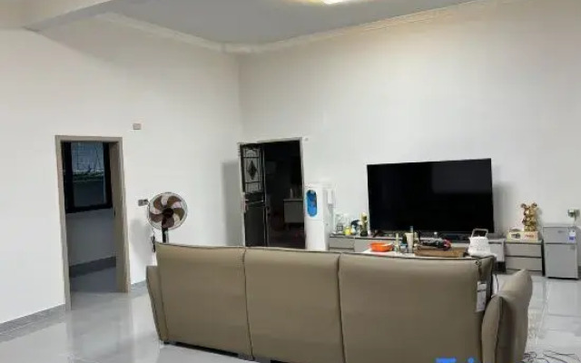 Mountain House Courtyard