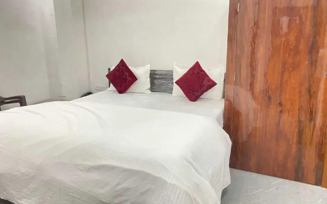 Oyo 806870 Hotel Mahima