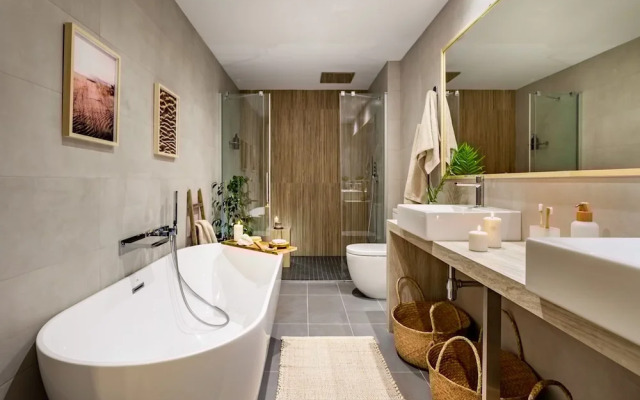 Java - 3 Bedroom and Shared Pool in Almagro