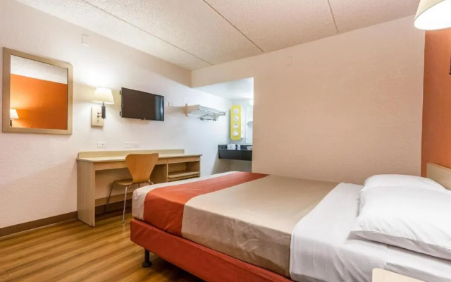 Motel 6 Phoenix Tempe - Priest Drive - Arizona State University