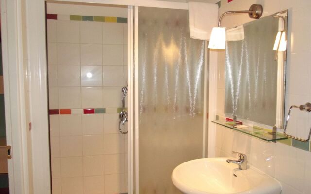 Elios Rooms