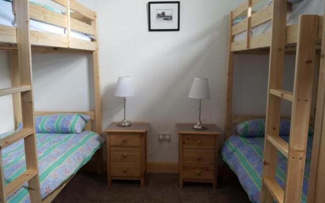 Helmsdale Lodge Hostel - all rooms en-suite