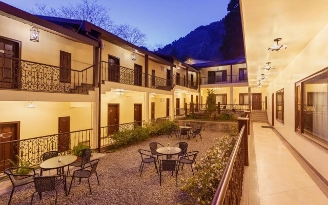 The Earl's Court, Nainital