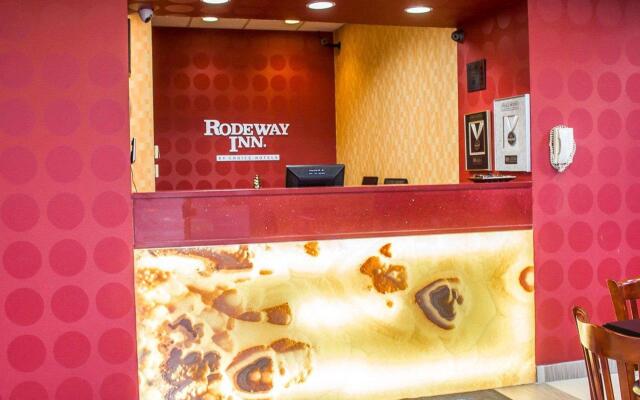 Rodeway Inn Macarthur Airport