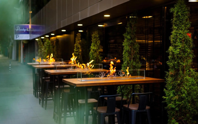 Rosslyn Thracia Hotel