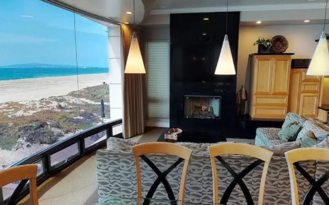 5 Bedroom Beachfront Masterpiece