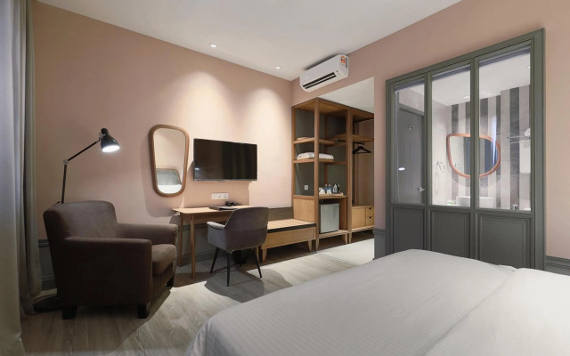 The Jesselton Hotel