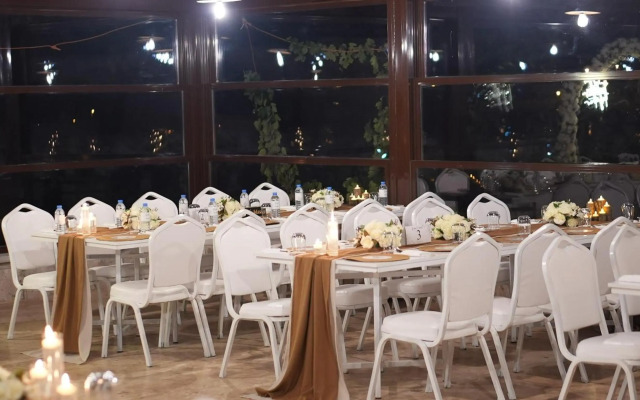 Emin Koçak Thermal & Spa - Convention Center