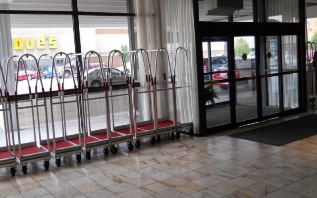 Pullman Plaza Hotel