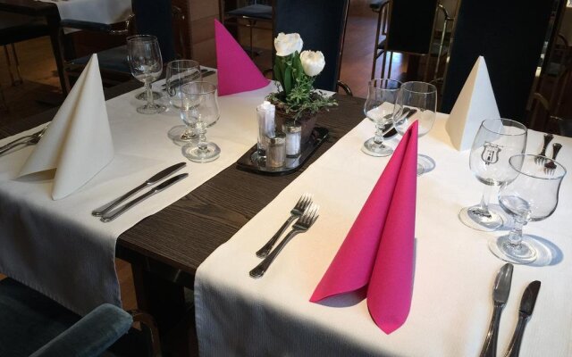 Gasthof zum roten Thurm