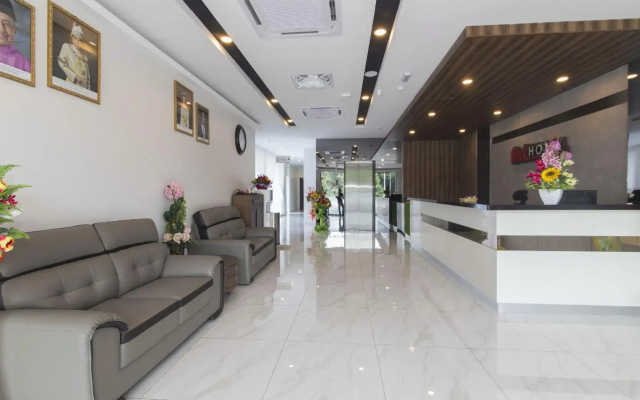 B&L Hotel by Oyo Rooms