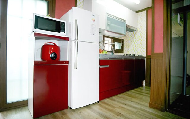 Tongyeong White Beach Pension