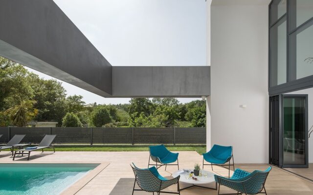 Luxury Villa in Ližnjan With Swimming Pool