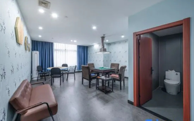 PRIUS Mango Hotel (Ningbo University Science and Technology College)