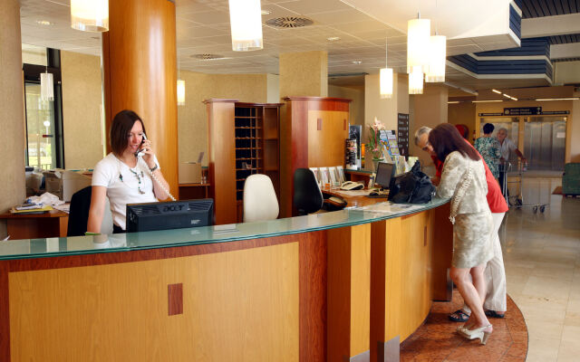 Brit Hotel du Lac