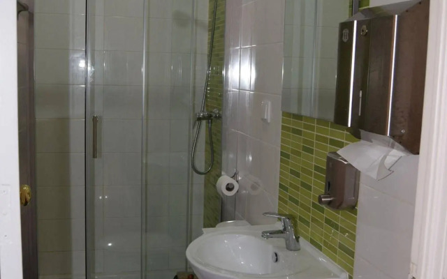 Be My Guest Lisboa - Hostel