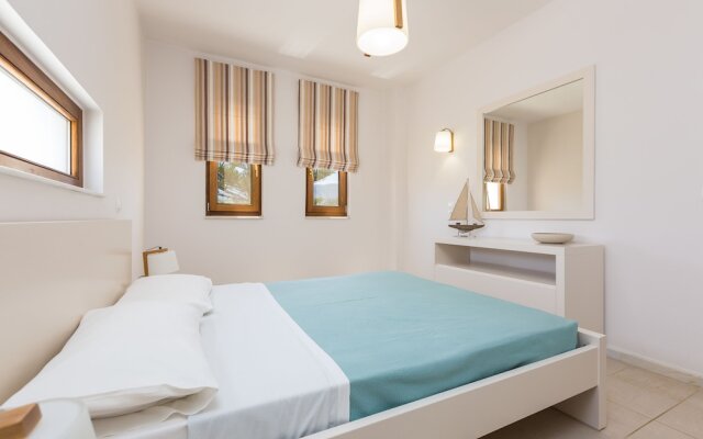 Mikro Livadi Special Lodges
