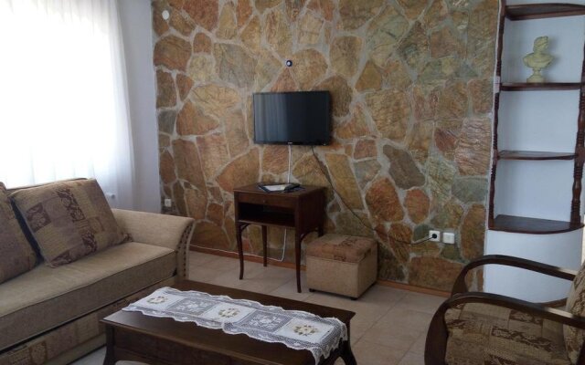 Cunda Beyaz Balina Hotel