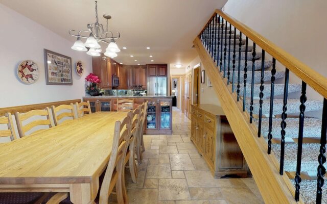 Enzian - CoralTree Residence Collection