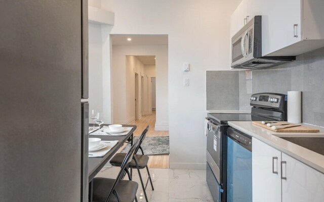 Bright and Cozy 4bedr in the of Mile-end