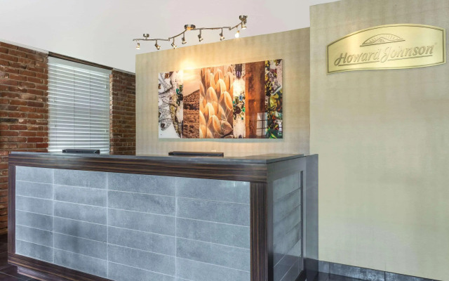Howard Johnson by Wyndham Scottsdale Old Town