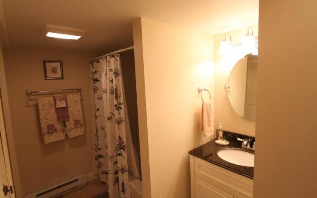 The 1810 Juliand House Bed & Breakfast