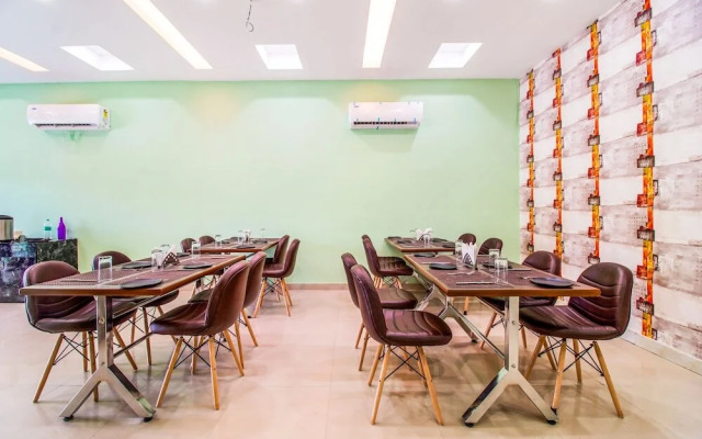 Hotel The Benz By OYO Rooms