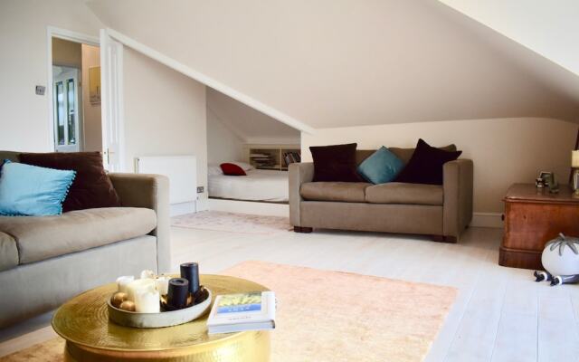 Studio Apartment Next to the Seafront