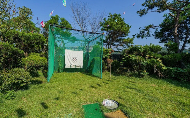 Gongju White Castle