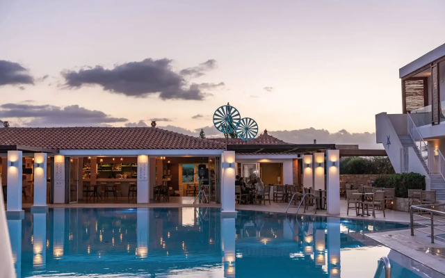 Lavris Hotel & Bungalows*