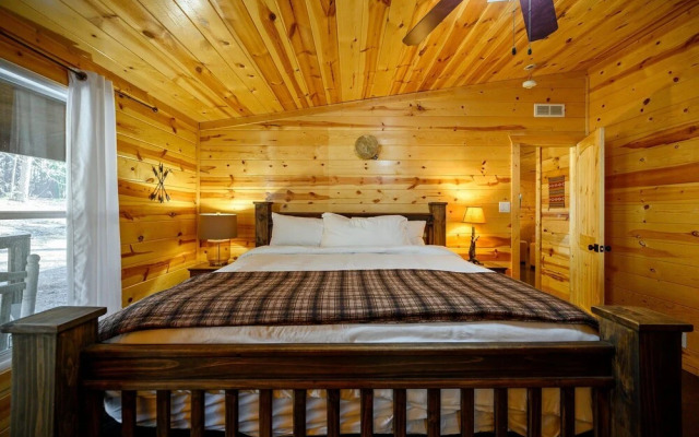 Outlaw Rose Cabin for 8!