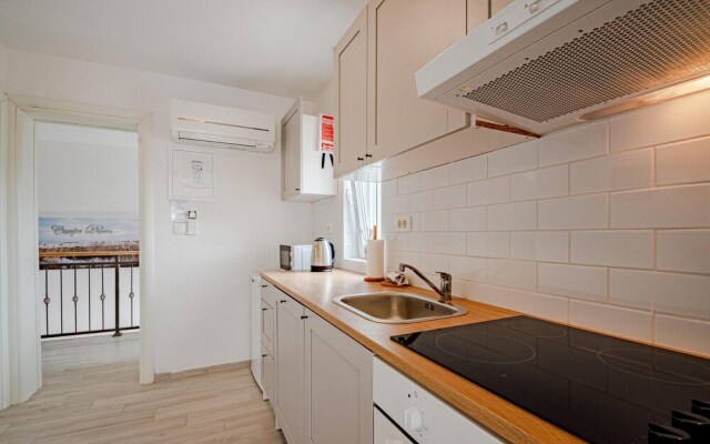 Beautiful Apartment in Orebic With Wifi