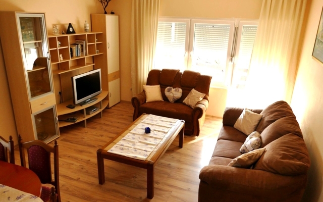 Apartment Ruza - 300 m from sea: A1 Trogir, Riviera Trogir
