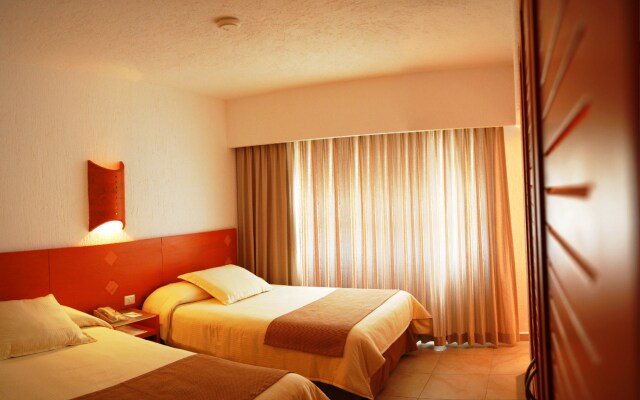 Laguna Suites Golf & Spa