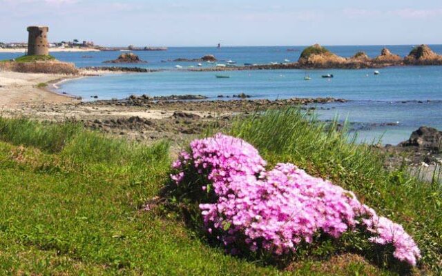 Shakespeare Coastal Hotel