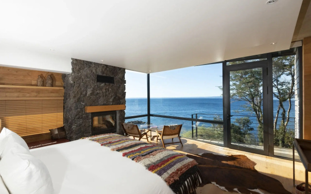 Hotel AWA Puerto Varas