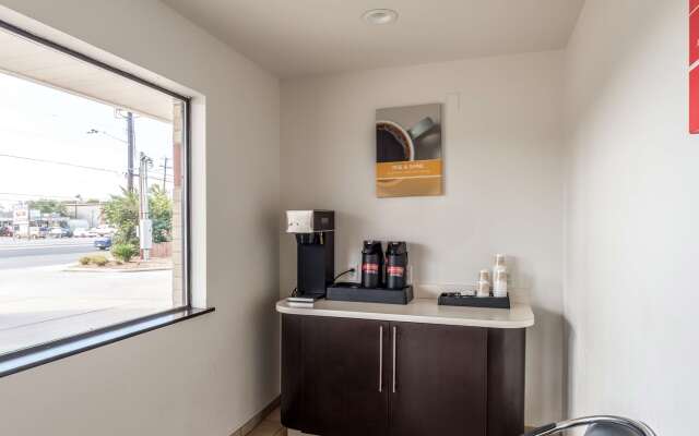 Motel 6 San Antonio, TX - South WW White Rd