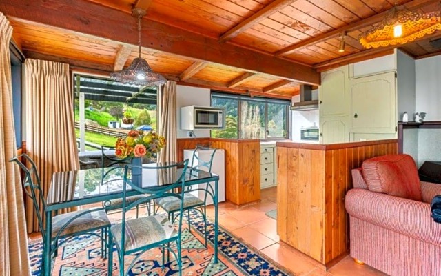 Chartre' Manor Bed & Breakfast
