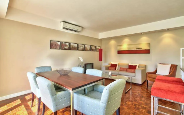 437 St Martini Gardens